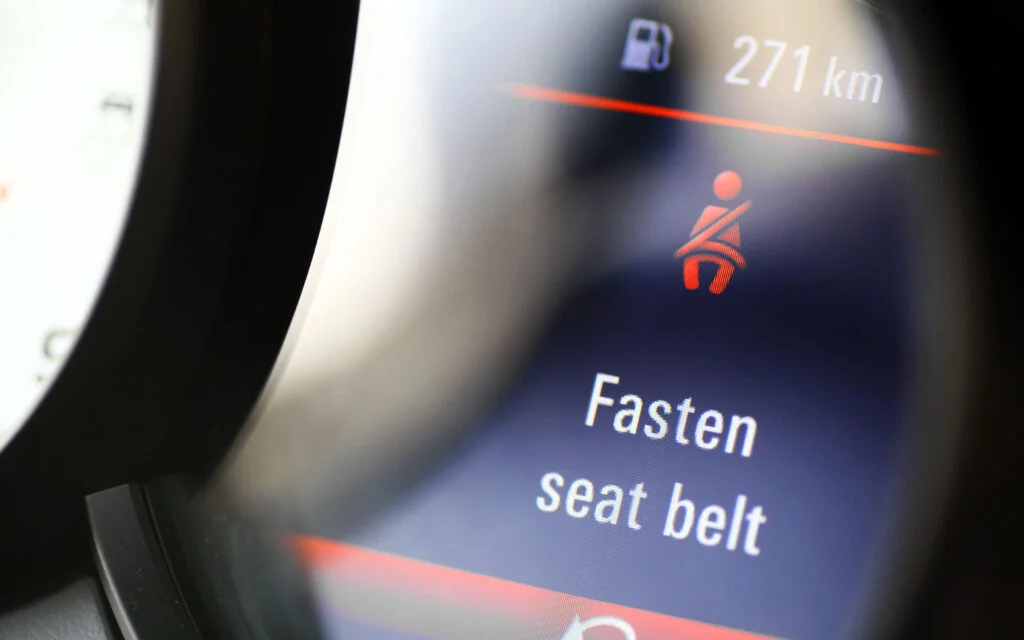 ¿Cuál es el asiento más seguro en un automóvil?