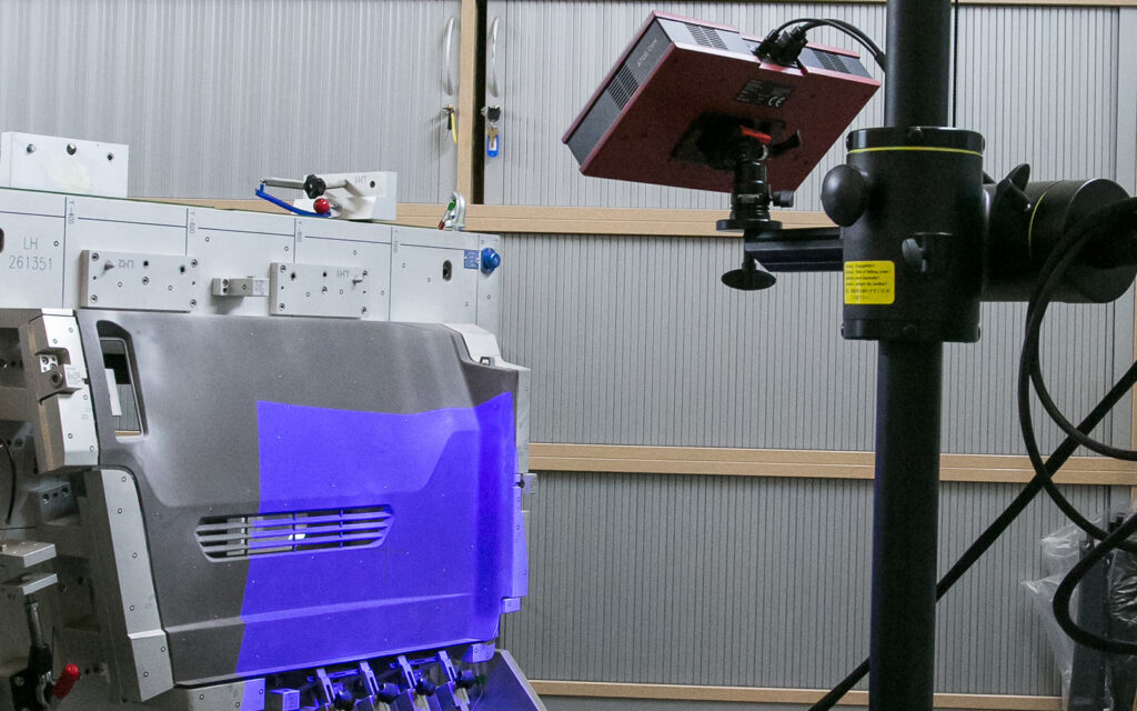 What benefits does 3D scanning provide in the area of quality control in the automotive industry?